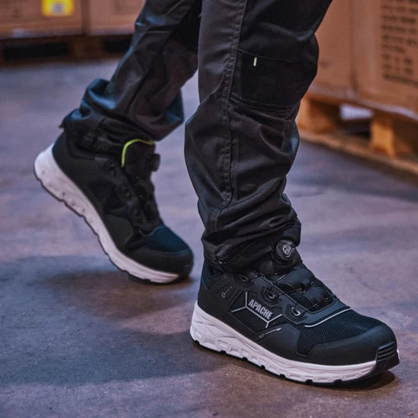 Apache CHATHAM 'Twist Lock Fit System' EVA Black Mesh Trainer